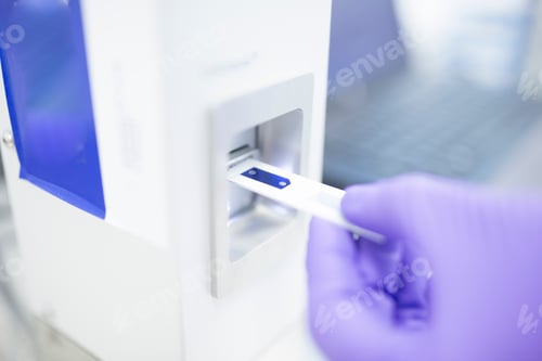 Preview: Preparation of check samples of stems in laboratory for drug production