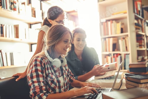 Preview: Students in the library