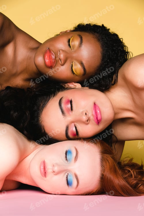 Preview: Women of color and diversity summer beauty shot