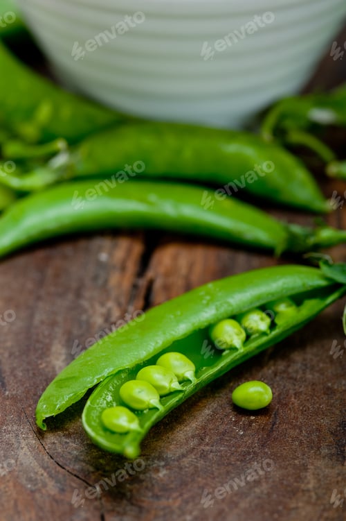 Preview: hearthy fresh green peas
