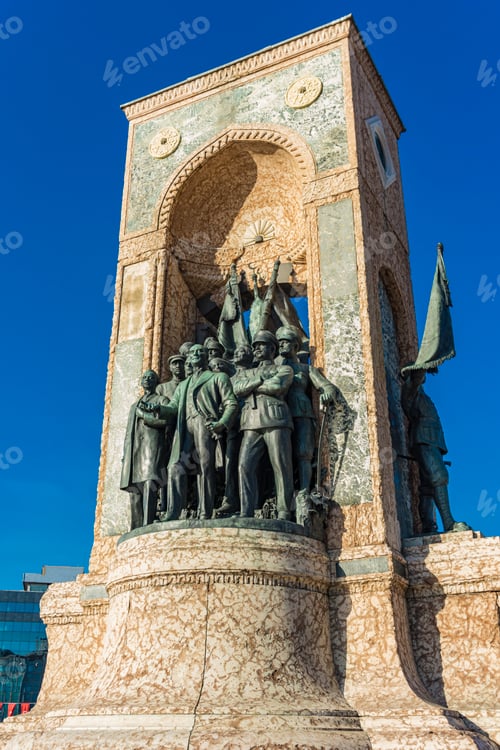 Preview: Republic Monument at Taksim Square in Istanbul, Turkey