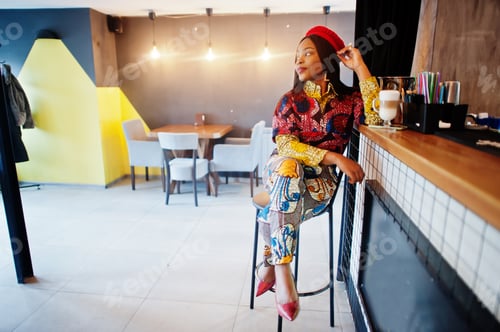 Preview: Beret woman