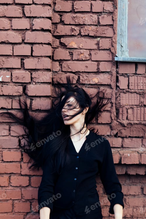 Preview: Portrait woman with urban background