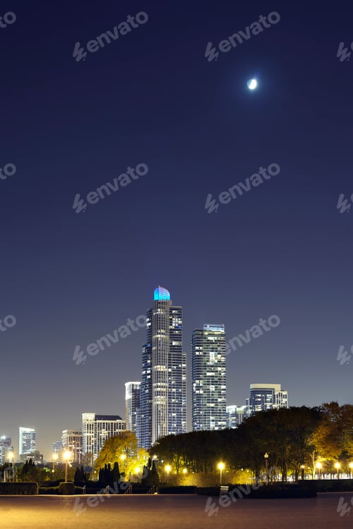 Preview: Moon over Chicago downtown at night, USA