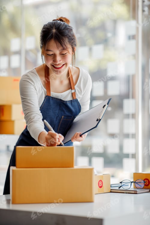 Preview: SME entrepreneur Small business entrepreneurs Online selling ideas,Happy Young Asian business owner