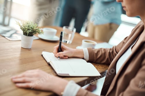 Preview: Organising her workday