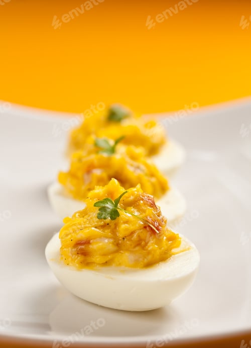 Preview: Boiled eggs cut in half