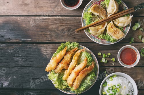 Preview: Fried tempura shrimps with sauces