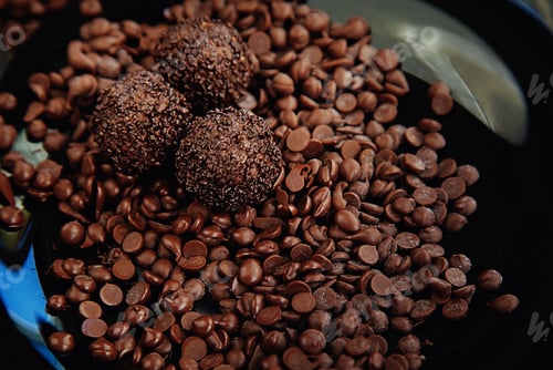 Preview: Chocolate balls