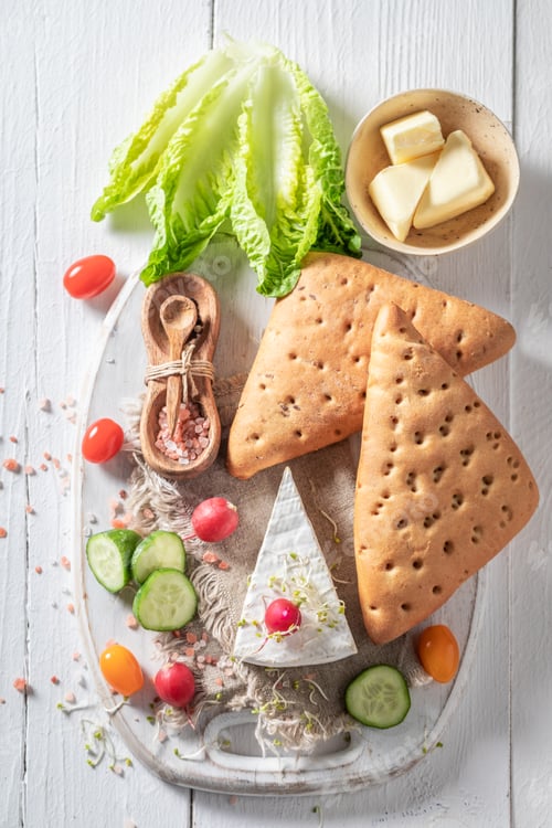 Preview: Healthy and homemade sandwich with creamy cheese and radish.