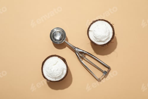 Preview: Summer dessert - ice cream, ice cream with coconut
