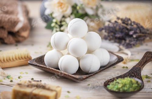 Preview: Artisanal white bath bombs