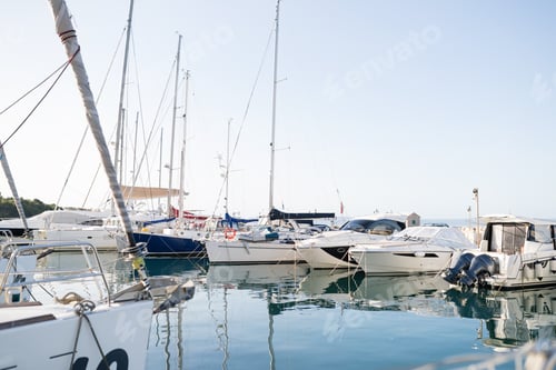 Preview: Picture of luxury white yachts in harbor