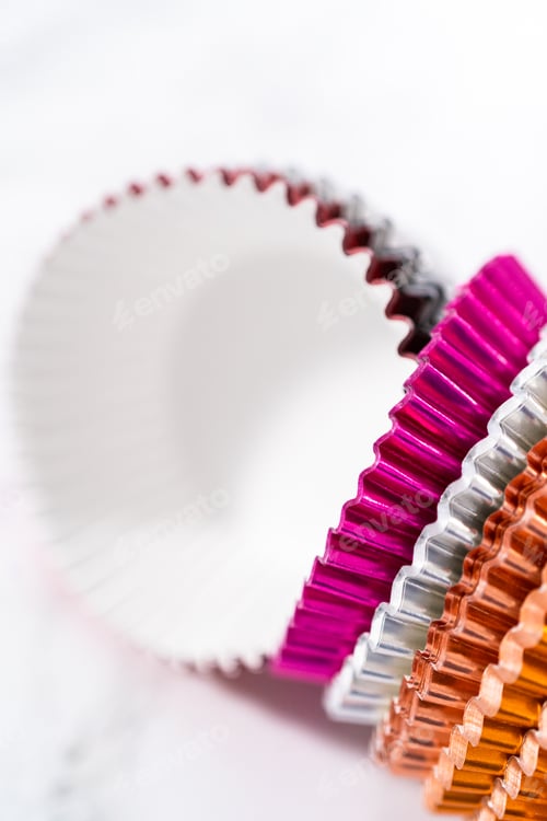 Preview: Colorful Cupcake Liners Ready for Baking Treats