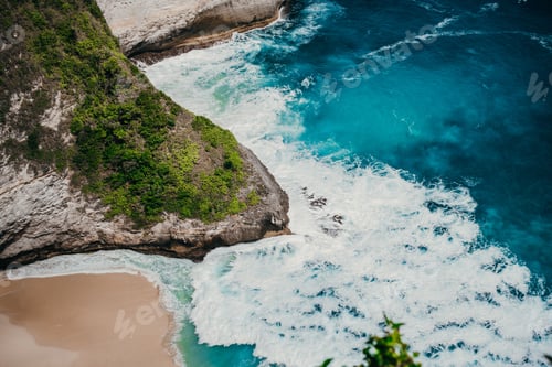 Preview: nusa pendia with beautiful waves
