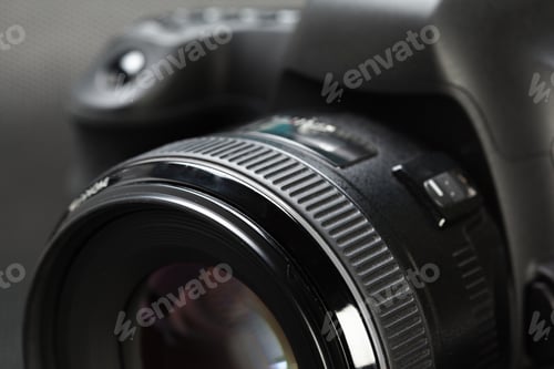 Preview: digital SLR camera