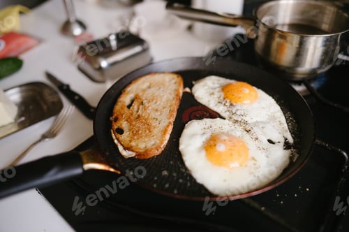 Preview: making breakfast with eggs and bread, morning routine