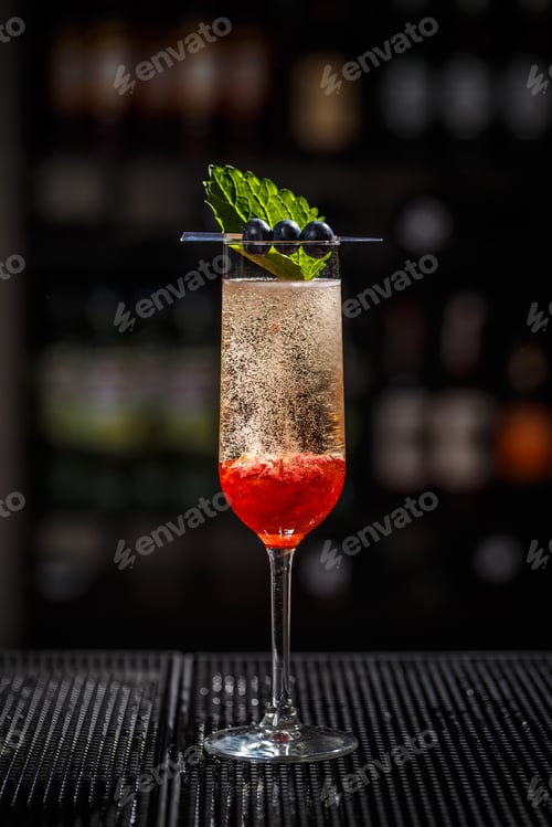 Preview: Fancy champagne cocktail
