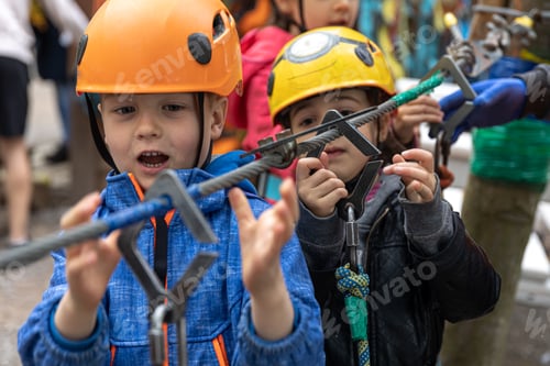 Preview: Children on the ropes develop climbing skills and remove the fear of heights.