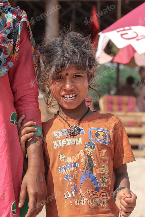 Preview: Portrait of little Indian girl. Global view, non western culture. N