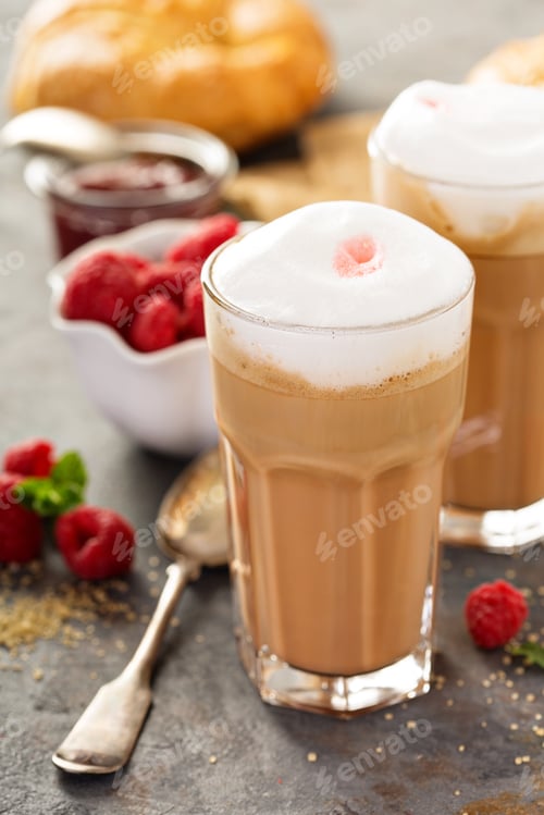 Preview: Hot coffee latte with raspberry syrup