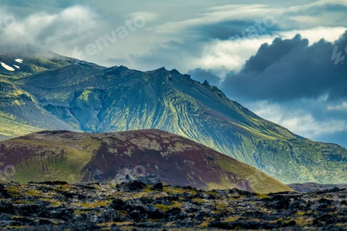 Preview: Icelandic Volcanic Mountains