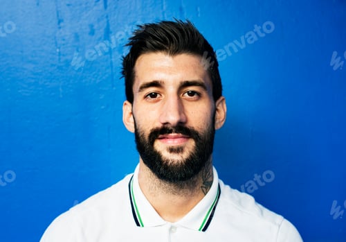 Preview: Portrait of a bearded man