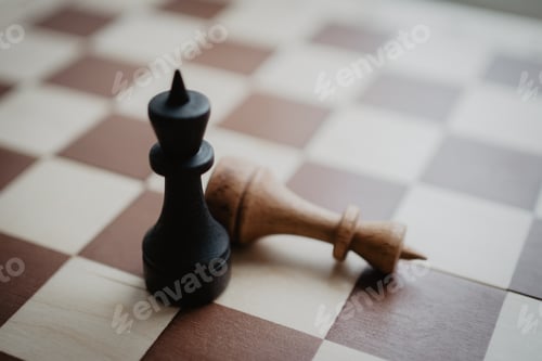 Preview: king / chess game / chessboard / defeat / winner