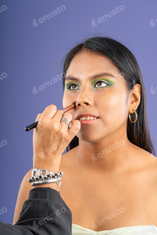 Preview: Contouring the nose with makeup