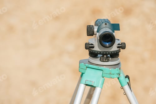Preview: Digital level for survey measuring on tripod