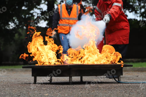 Preview: corporate safety - exercise during a firefighting course