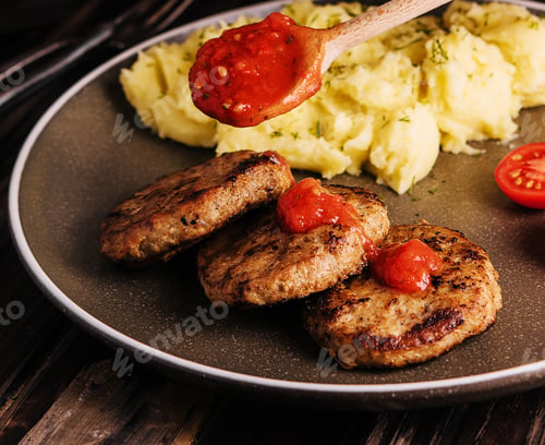 Preview: grandma cooked cutlets with mashed potatoes