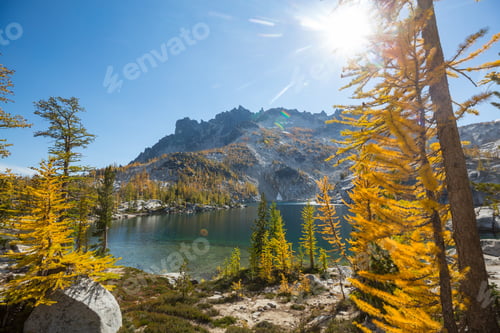 Preview: Alpine lake