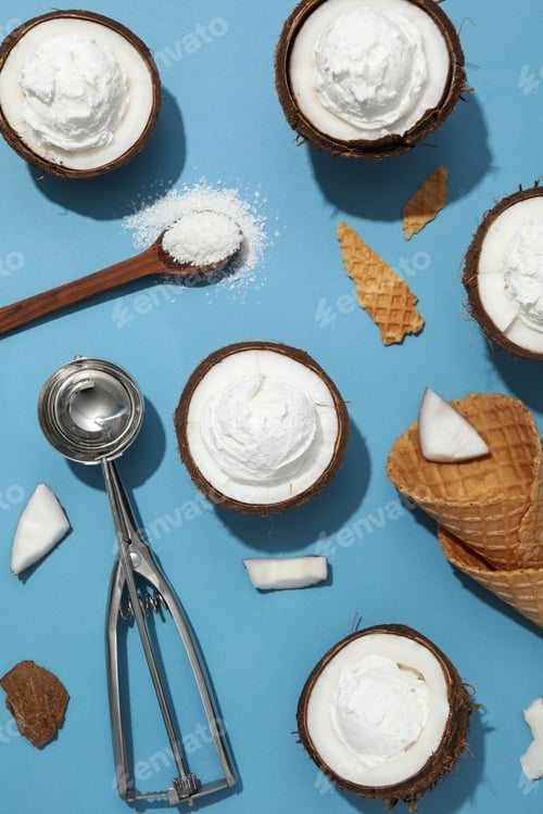Preview: Summer dessert - ice cream, ice cream with coconut