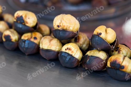 Preview: Fresh roasted chesnuts