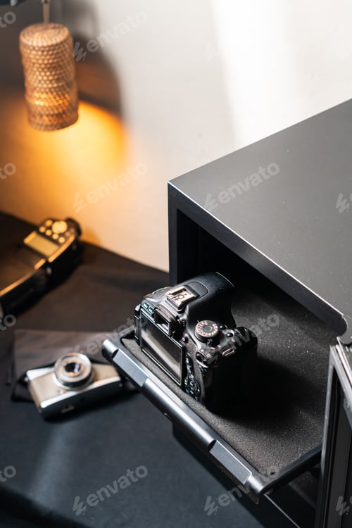 Preview: SLR Camera Stored in Electronic Safe
