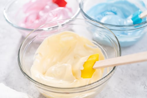 Preview: Unicorn meringue pops