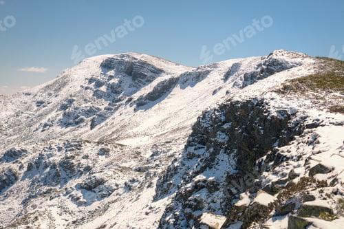 Preview: Last snow of the year in spring on the peaks of Ancares