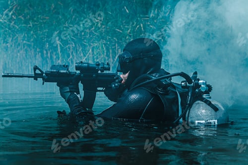 Preview: Frogman with weapons