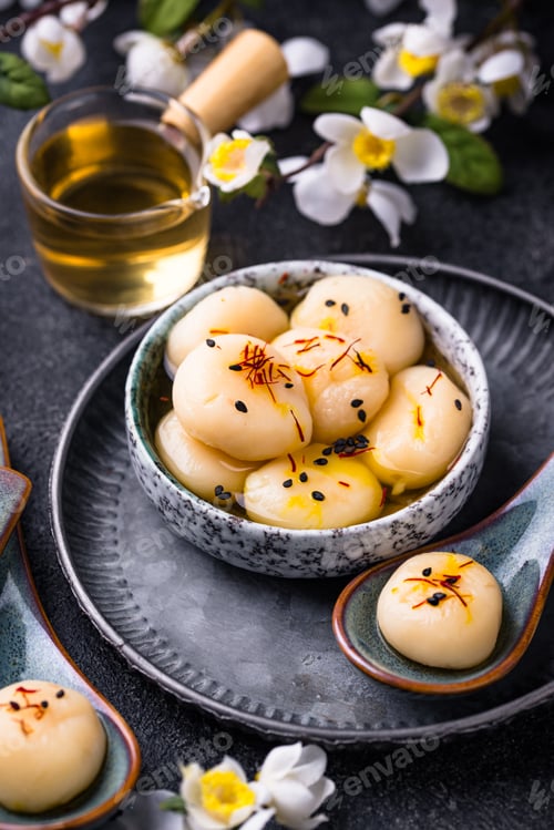 Preview: Tang yuan rice dumpling balls for Chinese lunar New year celebration