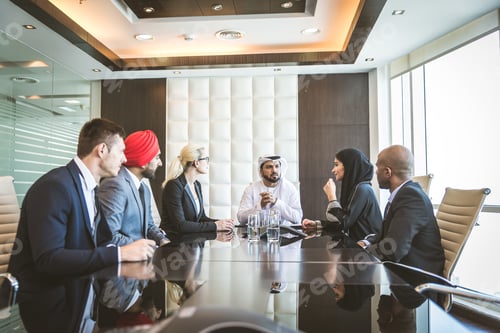 Preview: Business team in Dubai