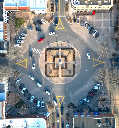 Preview: Vertical drone shot of the square in Franklin Downtown in Tennessee, USA