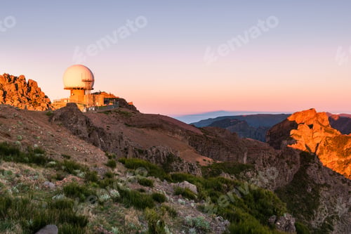 Preview: Sunrise in Madeira mountains peaks in sunlight, scenic view over landscape and Pico Ruivo, Portugal