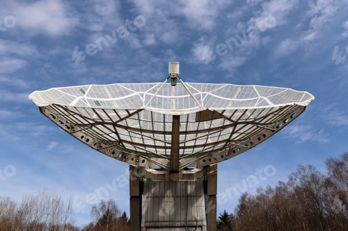 Preview: Radio telescope focus to the sky