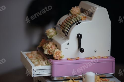 Preview: A retro kasa decorated with roses