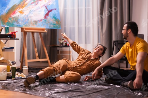 Preview: Couple of artist
