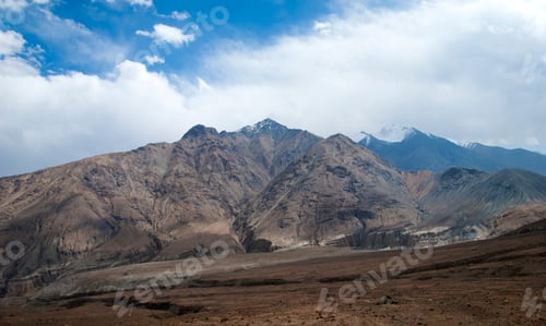 Preview: Cold desert, Ladakh, India.
