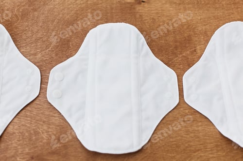 Preview: Reusable eco natural pads for menstrual days, flat lay