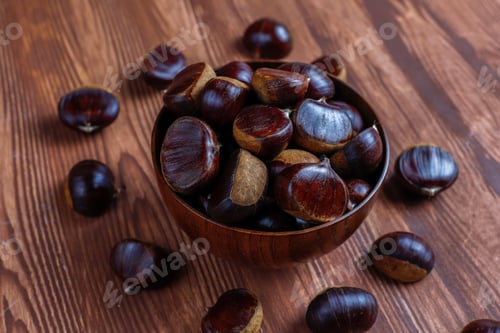 Preview: Fresh organic chestnuts.
