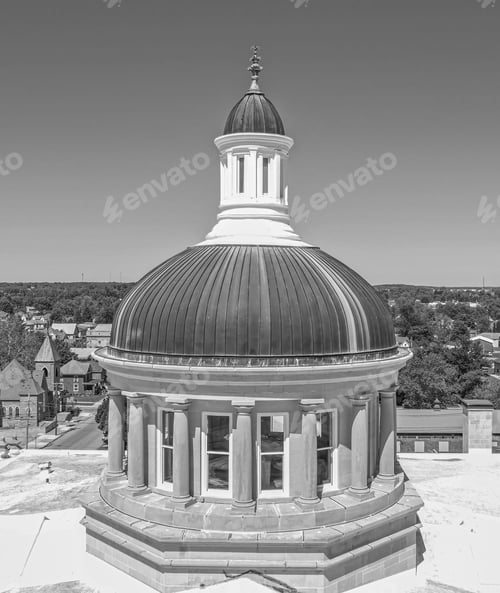 Preview: Vertical grayscale shot of the dome of Huntington County Courthouse. Indiana, United States.